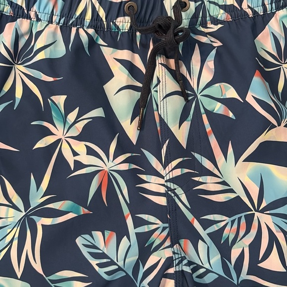 Men’s O’Neil Hyperdry Swim Trunks. 17” outseam. - Picture 4 of 6